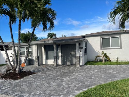 100 Nw 8th Ave, Hallandale Beach, FL, 33009-3910 | Card Image