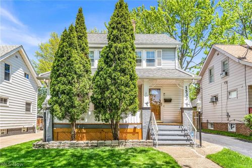 1533 E 195th St, Euclid, OH, 44117-1319 | Card Image