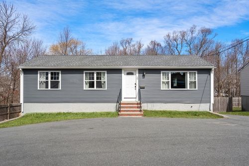 29 Putnam St, Peabody, MA, 01960-6136 | Card Image