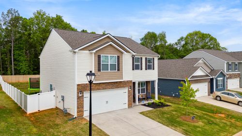 1051 White Willow Dr, spartanburg, SC, 29303-4451 | Card Image
