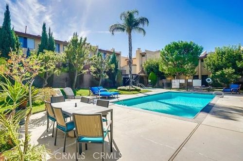 215-22038 Vanowen St, Canoga Park, CA, 91303-2966 | Card Image