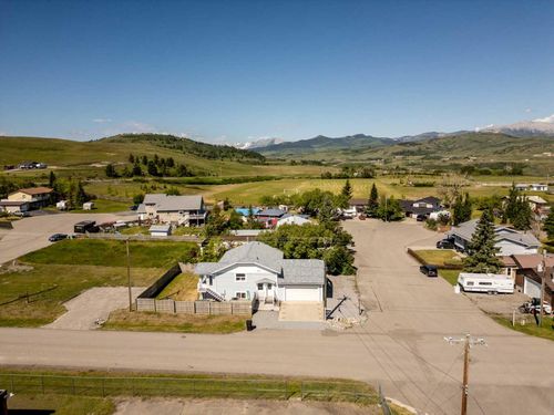 30 Oakley Drive, Lundbreck, AB, T0K1H0 | Card Image