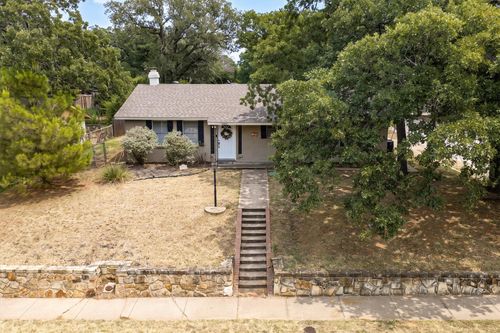 1006 N Lucas Dr, Grapevine, TX, 76051-5068 | Card Image