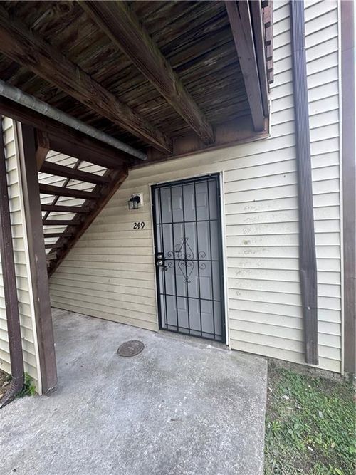 apt-249-2101 Westbend Pkwy, New Orleans, LA, 70114-8901 | Card Image