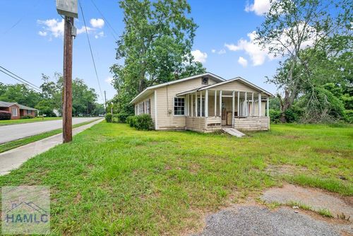 206 W Jones Ave, Statesboro, GA, 30458-5445 | Card Image