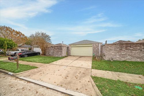 16147 New Field Dr, Houston, TX, 77082-2822 | Card Image
