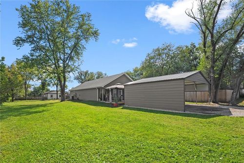 124 E Pacific Ave, Osawatomie, KS, 66064-1154 | Card Image