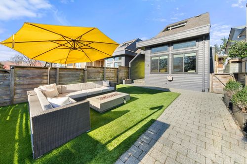 256 W 5th Street, North Vancouver, BC, V7M1K1 | Card Image