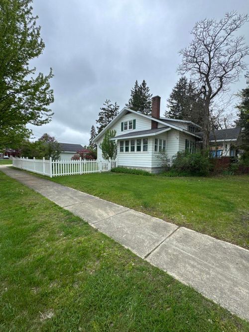 701 Chestnut St, Grayling, MI, 49738-1231 | Card Image