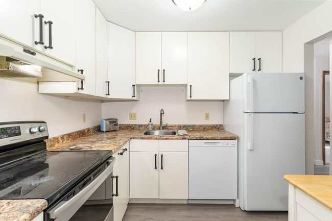 210 - 1855 Silver Bell Road, Condo with 2 bedrooms, 2 bathrooms and null parking in Eagan MN | Image 10