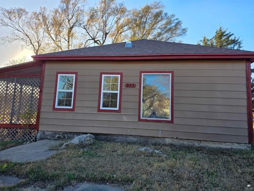 311 N 9th St, Herington, KS, 67449-1502 | Card Image
