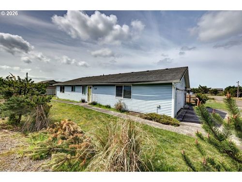 816 325th Pl, Ocean Park, WA, 98640-5505 | Card Image