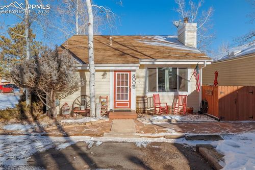 apt-b-800 Columbine Village Dr, Woodland Park, CO, 80863-8368 | Card Image