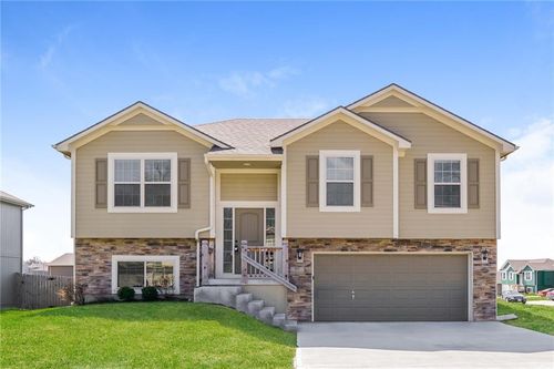 501 Fall Meadow Ln, Belton, MO, 64012-7855 | Card Image