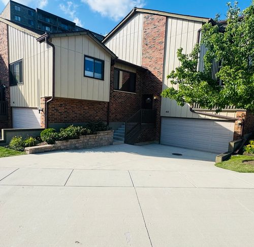 40 Portwine Rd, Willowbrook, IL, 60527-2264 | Card Image