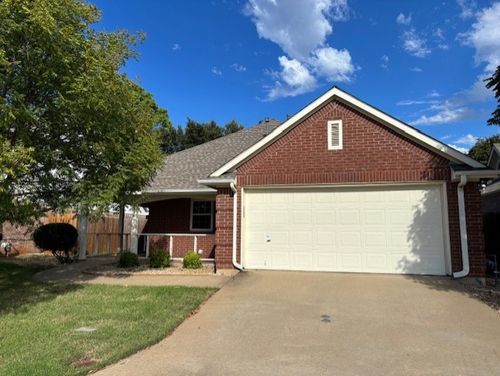 2316 Clermont Ln, Denton, TX, 76205-8169 | Card Image