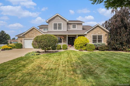 386 Stroebel Dr, Frankenmuth, MI, 48734-9319 | Card Image