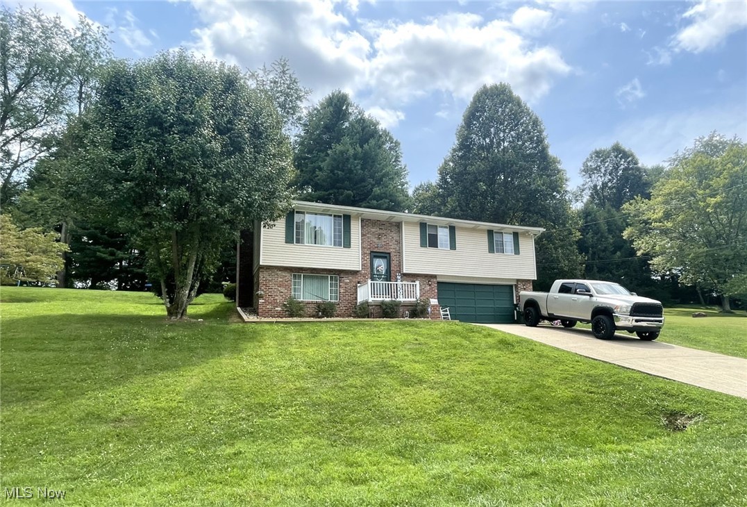 Chalet Ln, Marietta, OH 45750