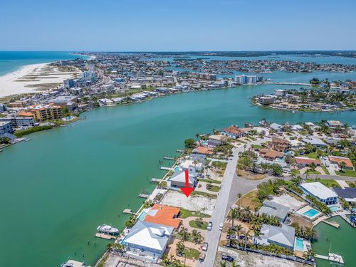 10126 Tarpon Dr, TREASURE ISLAND, FL, 33706-3123 | Card Image