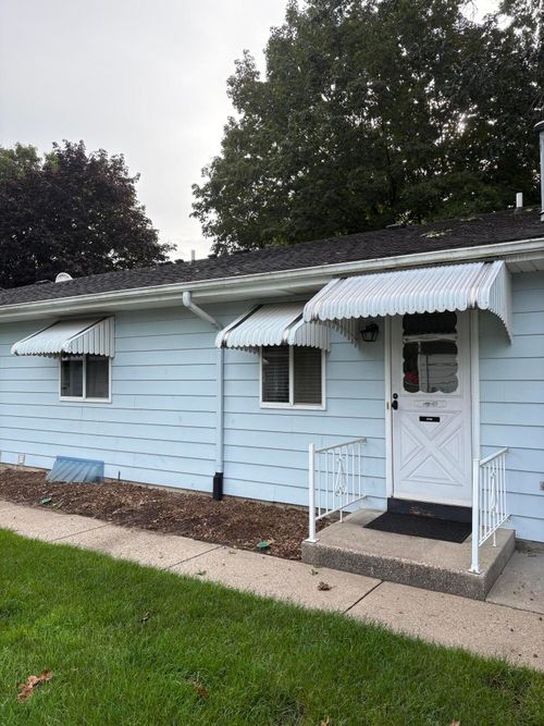101-5742 Leisure South Dr, Grand Rapids, MI, 49548-6854 | Card Image
