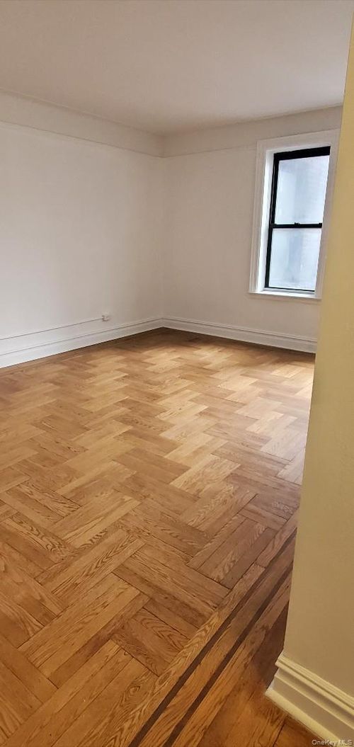 apt-2i-34-20 83rd St, Jackson Heights, NY, 11372-3015 | Card Image