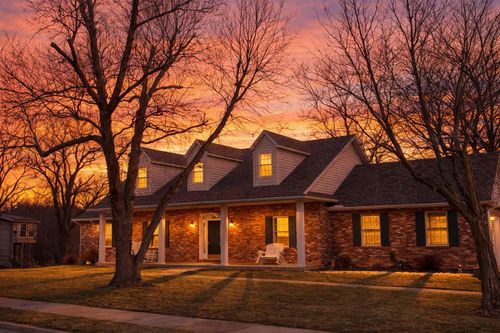 1008 Oregon Trl, BOONVILLE, MO, 65233-2031 | Card Image