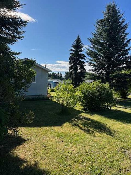 107/109 2 Street, Blue Ridge, AB, T0E0B0 | Card Image