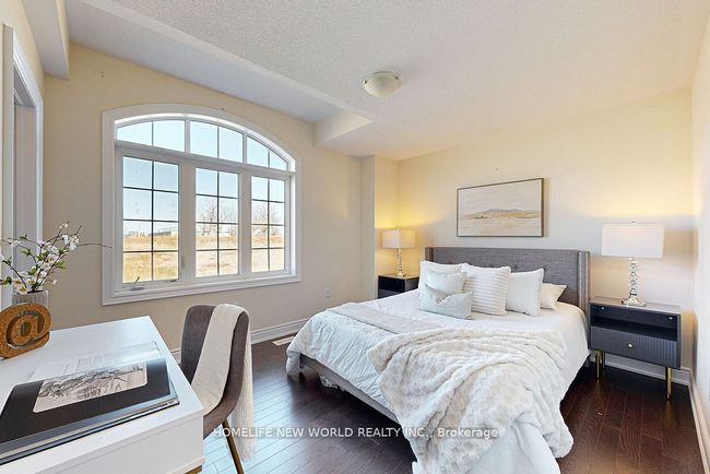 28 Av Horizon, House attached with 4 bedrooms, 3 bathrooms and 4 parking in Millbrook ON | Image 12