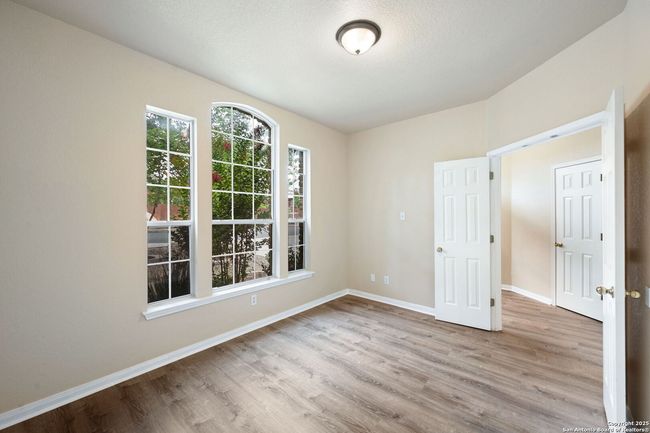1905 Walter Raleigh, House other with 4 bedrooms, 2 bathrooms and null parking in Windcrest TX | Image 5
