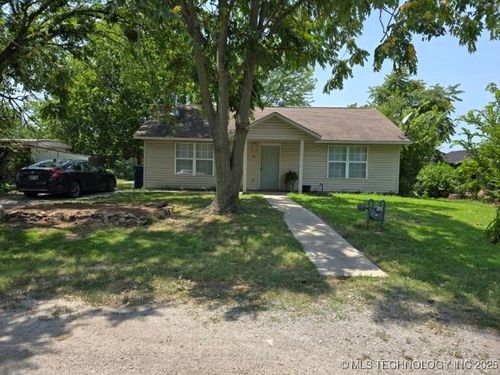 415 N Broadway, Locust Grove, OK, 74352-5020 | Card Image