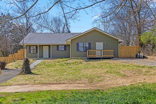 104 Pine St, Athens, TN, 37303-8401 | Card Image