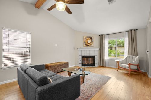 8300 Washita Dr, Austin, TX, 78749-3921 | Card Image