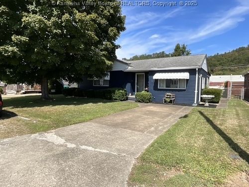 1450 Sattes Cir, Nitro, WV, 25143-2339 | Card Image