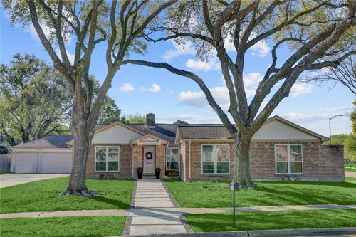 1135 Trowbridge Dr, Houston, TX, 77062-2832 | Card Image