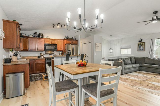 Dining Area | Image 7