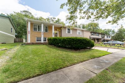 17011 Pine Court, House other with 5 bedrooms, 2 bathrooms and 2 parking in Hazel Crest IL | Image 2