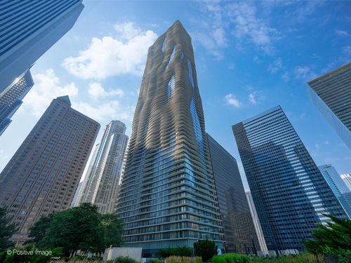 6301-225 Columbus Dr, Chicago, IL, 60601-5260 | Card Image