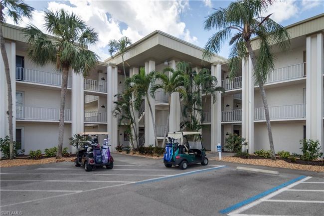 Front View of Condo | Image 9