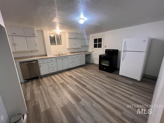 727 Jefferson Ave, Home with 6 bedrooms, 2 bathrooms and null parking in Pocatello ID | Image 14