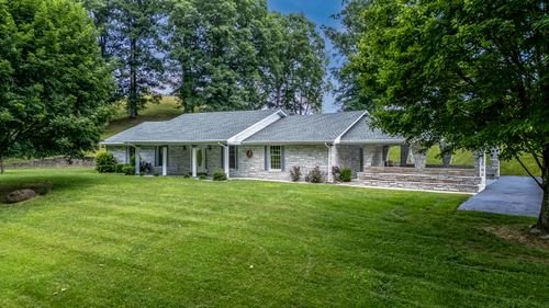 1044 Patrick Rd, West Liberty, KY, 41472-7800 | Card Image