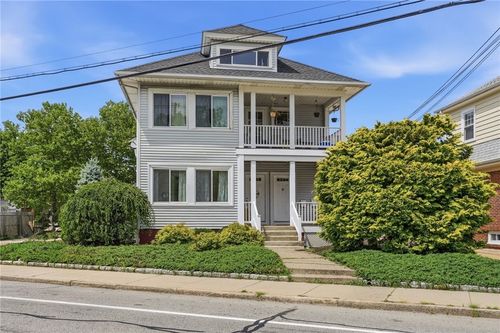 981 Smith St, Providence, RI, 02908-2705 | Card Image