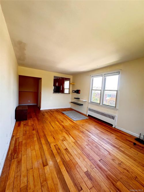 2a-8 Wainwright Ave, Yonkers, NY, 10710-5837 | Card Image
