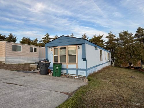 spc-3024-609 N Almon St, Moscow, ID, 83843-9738 | Card Image