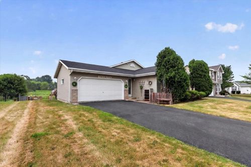 2306 Pine View Lane, Janesville, WI, 53546 | Card Image