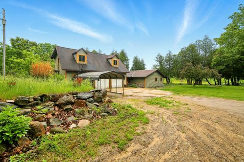 21759 205th Ave, Paris, MI, 49338-9439 | Card Image