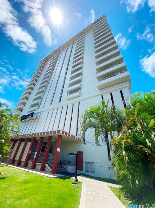 14c-796 Isenberg St, Honolulu, HI, 96826-2907 | Card Image