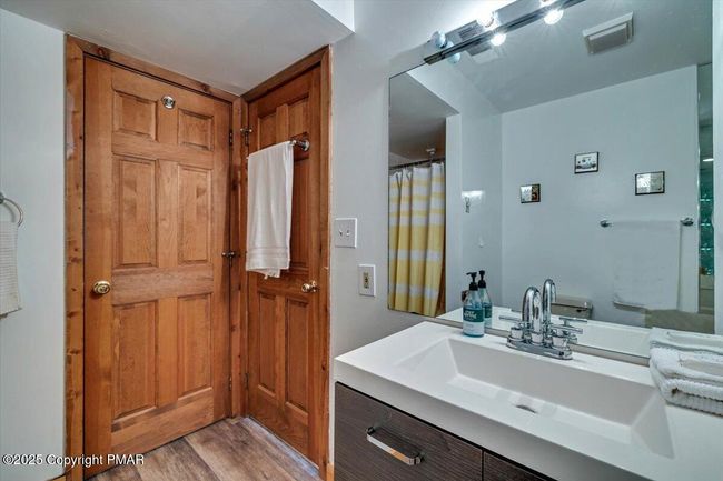 Primary Bathroom | Image 30