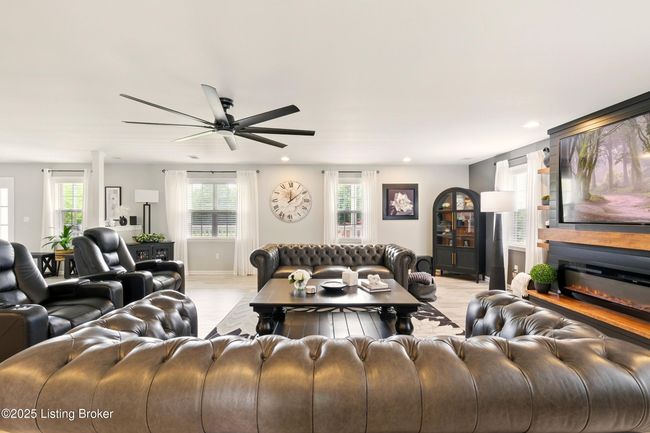 1717 Stricker Rd, House other with 5 bedrooms, 5 bathrooms and null parking in Memphis IN | Image 12