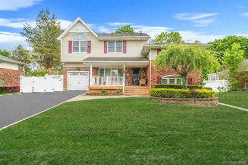 7 Elmwood Rd, Deer Park, NY, 11729-6105 | Card Image