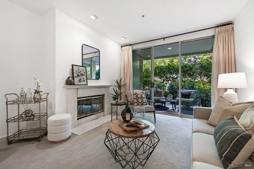 apt-gc-100 Deer Valley Rd, San Rafael, CA, 94903-5512 | Card Image